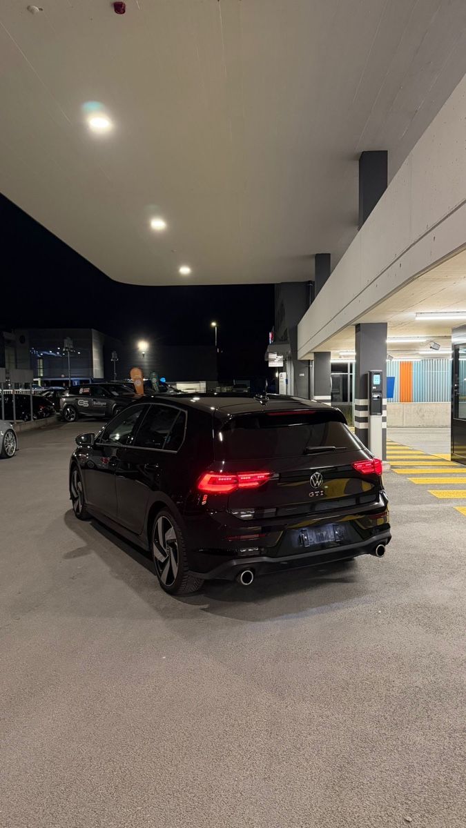 VW Automobili: VW Golf 8 GTI – Usato da Cham venduto da spz18 5