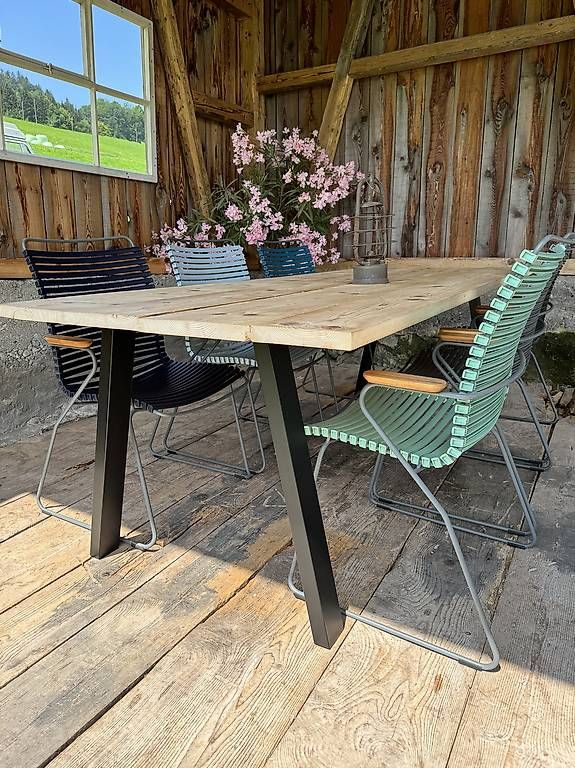 Tische: Altholz Tisch – Gebraucht aus Flumserberg Bergh von kleinstein_7