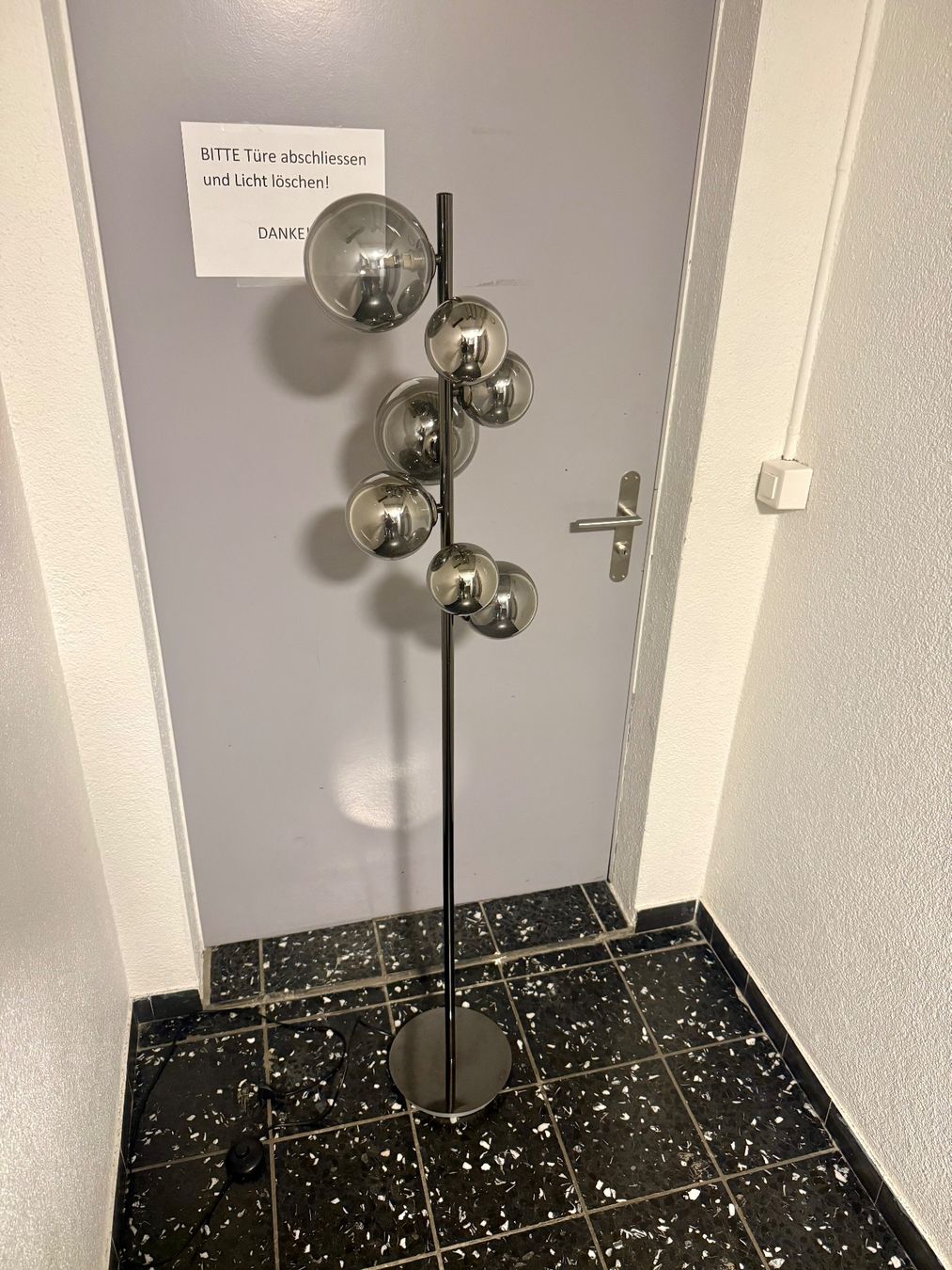 Lampade: Schöne Desinger Stehlampe Marke Wofi – Usato da Solothurn venduto da sam_2rch