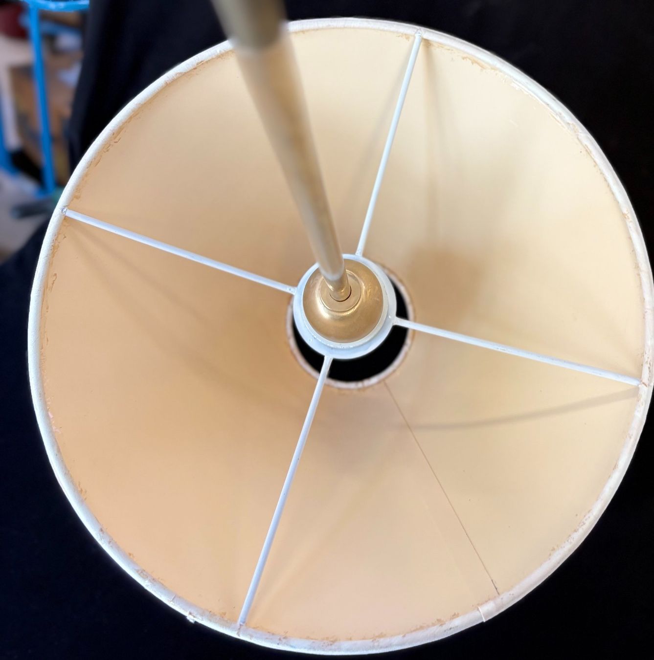 Lampade: Messing Tischlampe mit Stoffschirm – Usato da Zürich venduto da Drahtzug 2