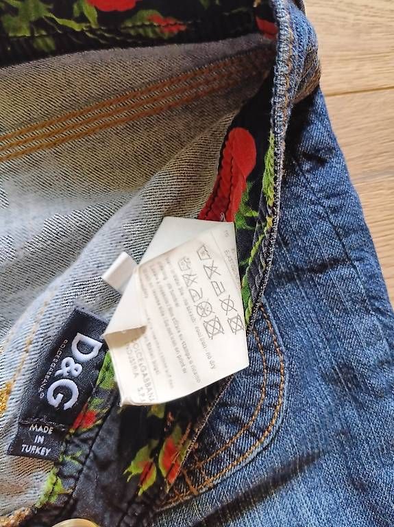 Dolce & Gabbana Jeans: Dolce Gabbana jeans shorts gr.28 S – Usato da Nussbaumen AG venduto da Lightblue 2