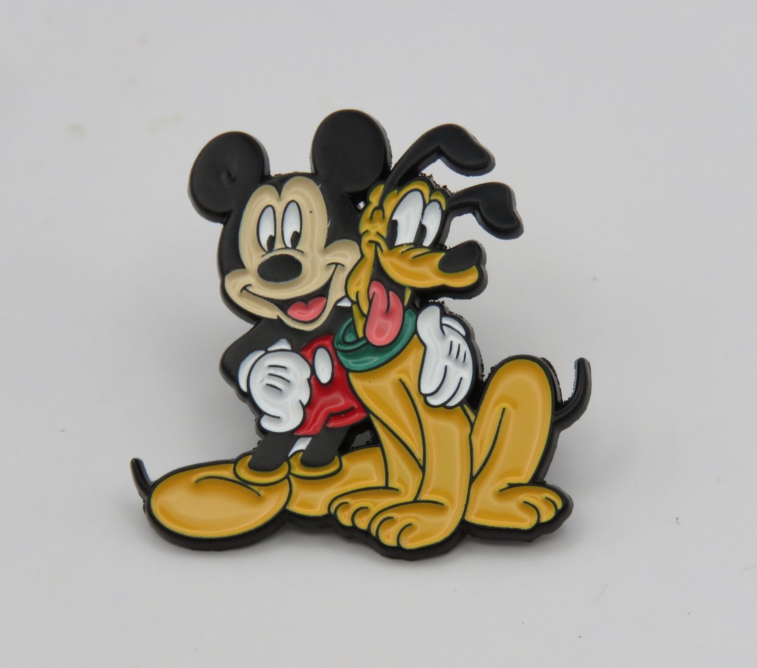 Spille & Fermagli: Ansteck Pin - MICKY und PLUTO - Emaille - 3x3cm – Nuovo e nell'imballaggio originale da Grenchen venduto da Yamahwildstar16 2