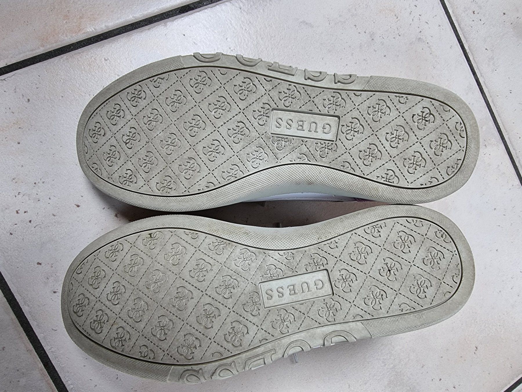 Scarpe da donna: GUESS Sneaker 39 weiss-farbig – Usato da Falera venduto da Fudax 4