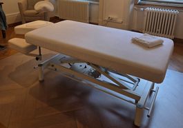 Massageliege elektrisch höhenverstellbar weiss gebraucht
