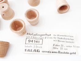 Fingerhüte aus Holz -  Dés à coudre en bois