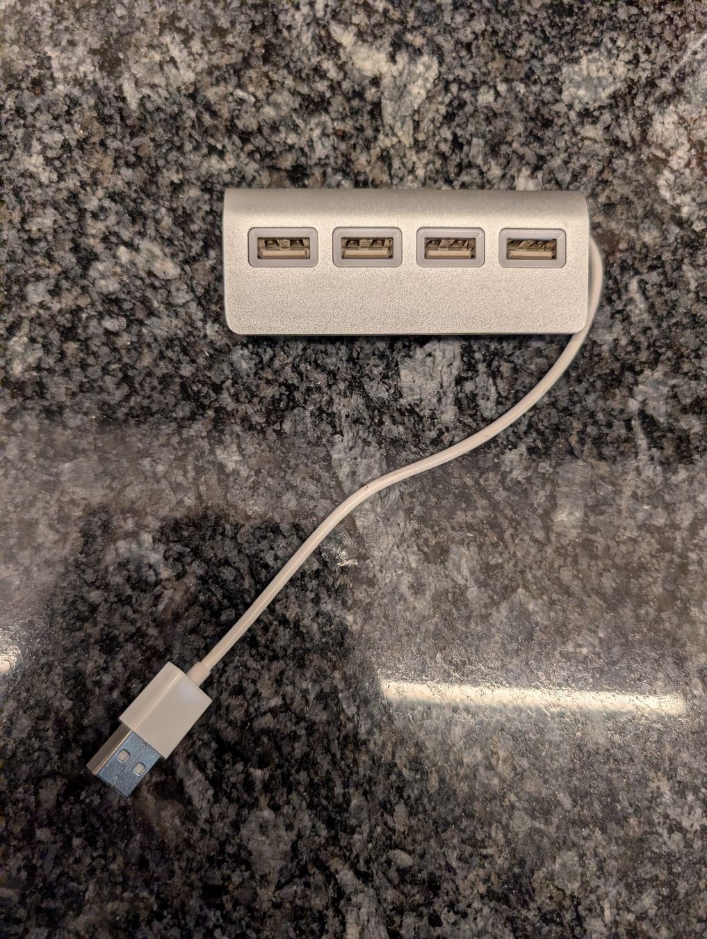 Hubs & Switches: USB Hub 4 Ports – Gebraucht aus Braunau von domiV6