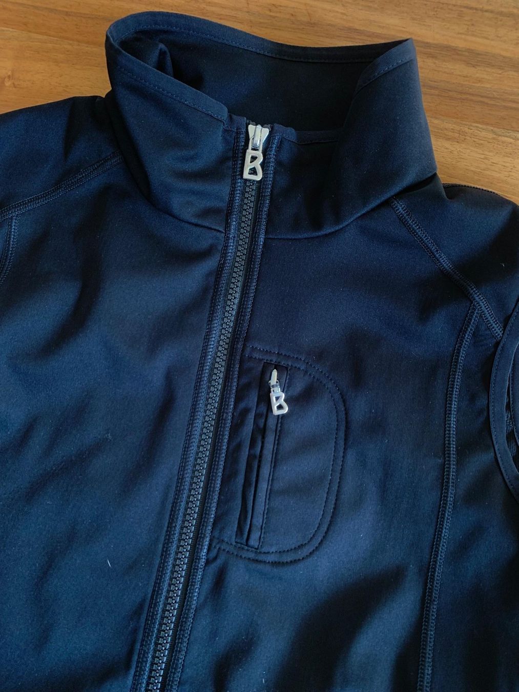Bogner Gilet & Giacche senza maniche: BOGNER Gilet/Weste schwarz Gr. 40 – Usato da Meiringen venduto da Jackwashere 1