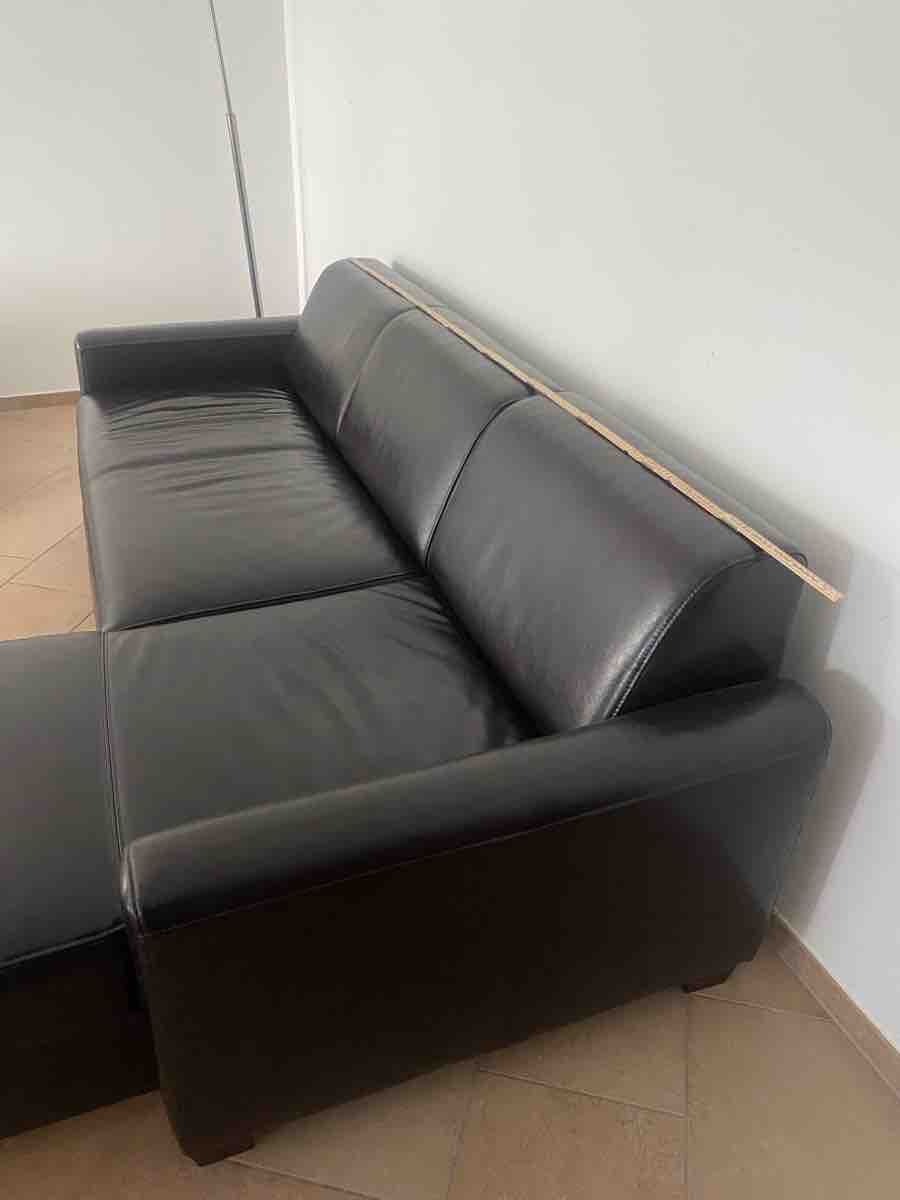 Ikea Sofas: Designer Sofa Black Leather – D'occasion à Adliswil par Groesby