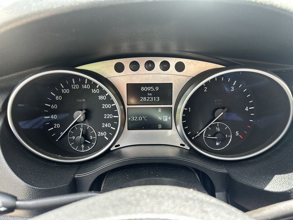 Mercedes-Benz Automobili: Mercedes R320 CDI mit Schiebedach  – Difettoso da Gümligen venduto da mdem4 4