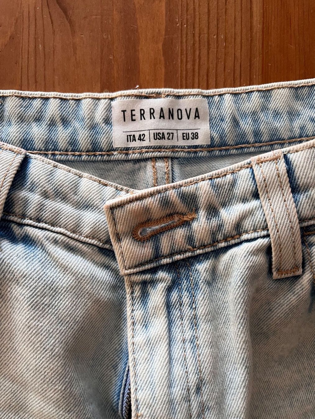 Jeans: Shorts Damen 38 – Usato da Küssnacht am Rigi venduto da ciucchino 1