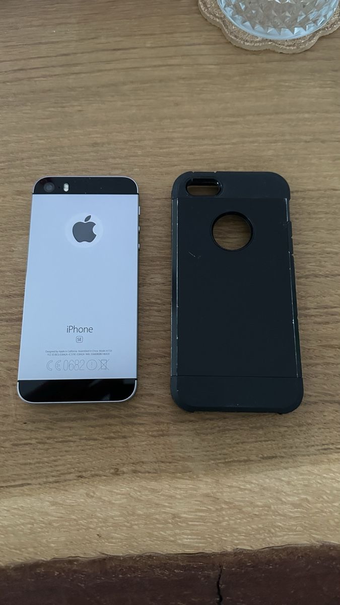 Apple Portables: iPhone SE 1.Gen 32GB grey – Neuf (Voir description) à Pfäffikon ZH par narteq 1