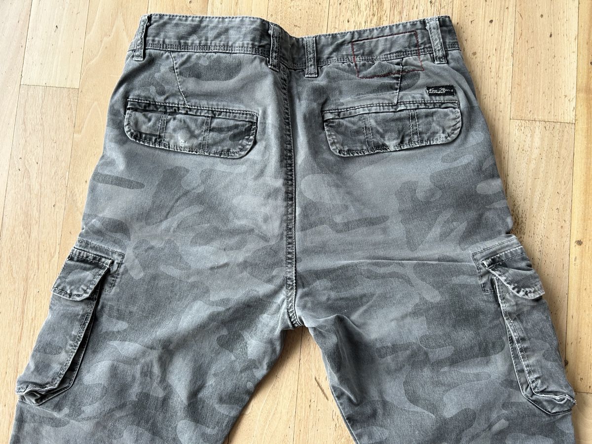 Jeans: Jeans Military Look / Cargo Hose grau Gr. 30 – Usato da St. Urban venduto da uschi73 7