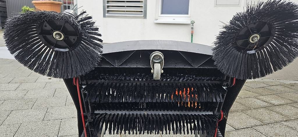 Autres appareils de nettoyage: Balimat 45 TASKI avec 2 balais lateraux – Neuf (Voir description) à Lausanne par sleepy47 3