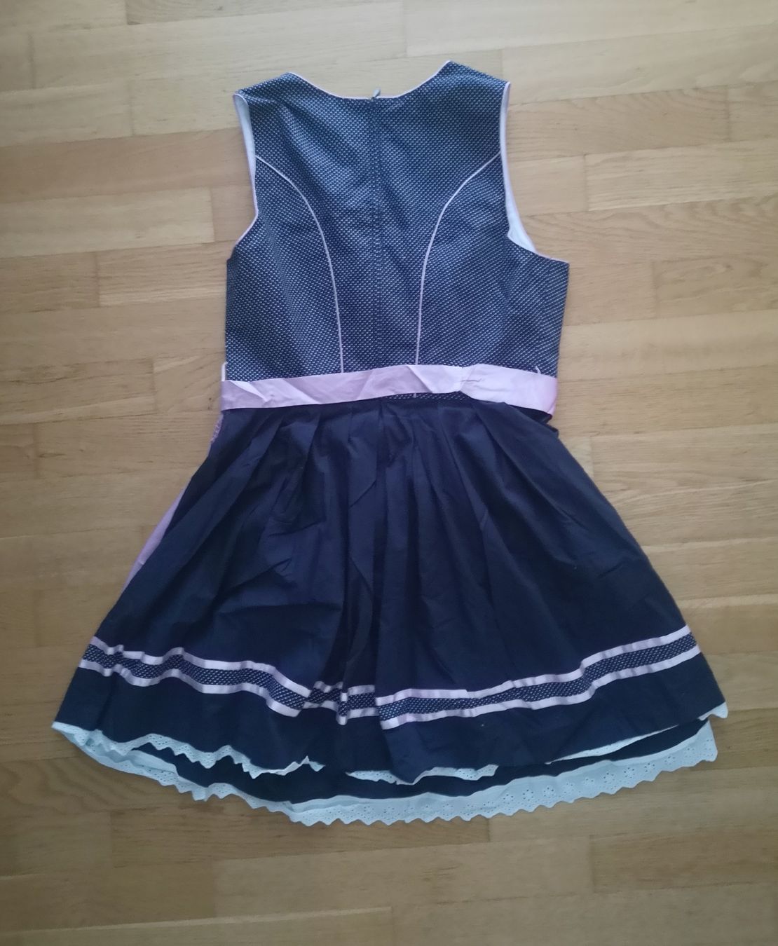 Krüger Robes: schönes Krüger Dirndl Gr. 44 – D'occasion à Niederbipp par kevintifu20 1