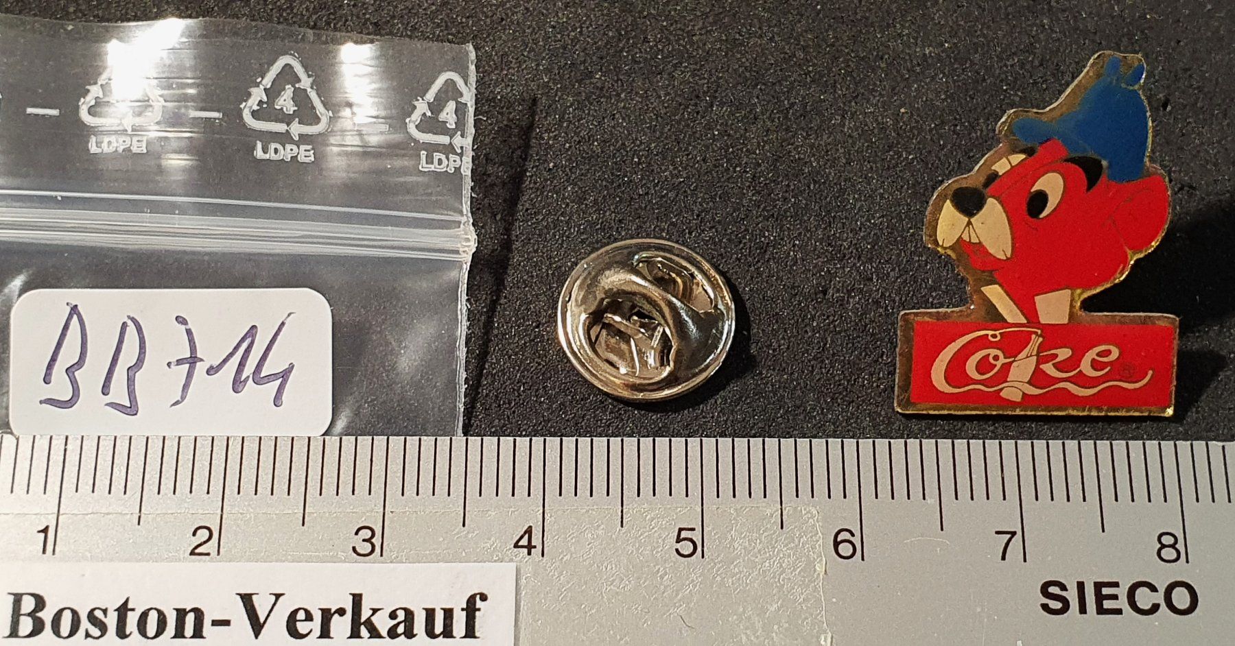 Placchette & Badge: BB714 - Pin Coca Cola Coke Ratty aus Ichabod & Mr. Toad – Usato da Reinach BL venduto da Boston-Verkauf 1