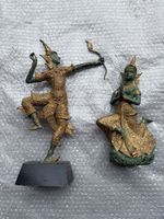 Paire de statuettes thaïlandaises en bronze patiné et doré