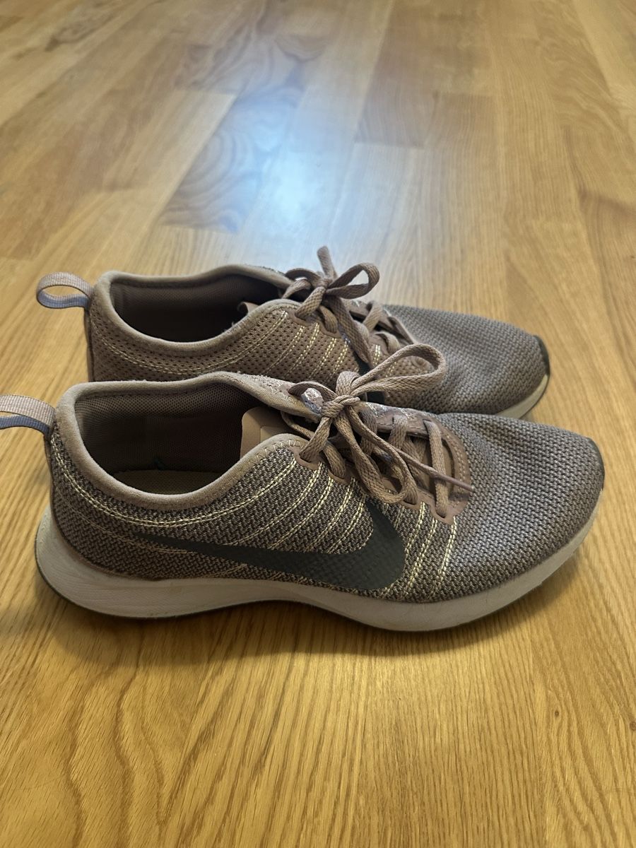 Nike Damenschuhe: Nike Turnschuhe Grösse 37 – Gebraucht aus Luzern von jill244 2