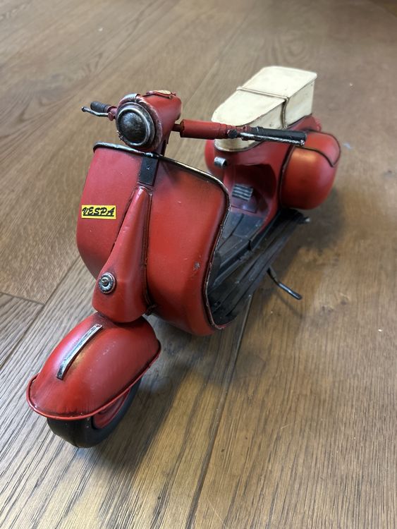 Vintage Vespa Roller Deko rot/weiss Blechmodell Motorrad (Gebraucht) in ...