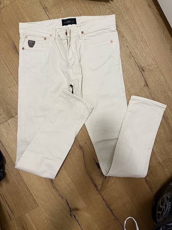 Jeans: Damen Jeans – Usato da Dietlikon venduto da AngelinaSt.