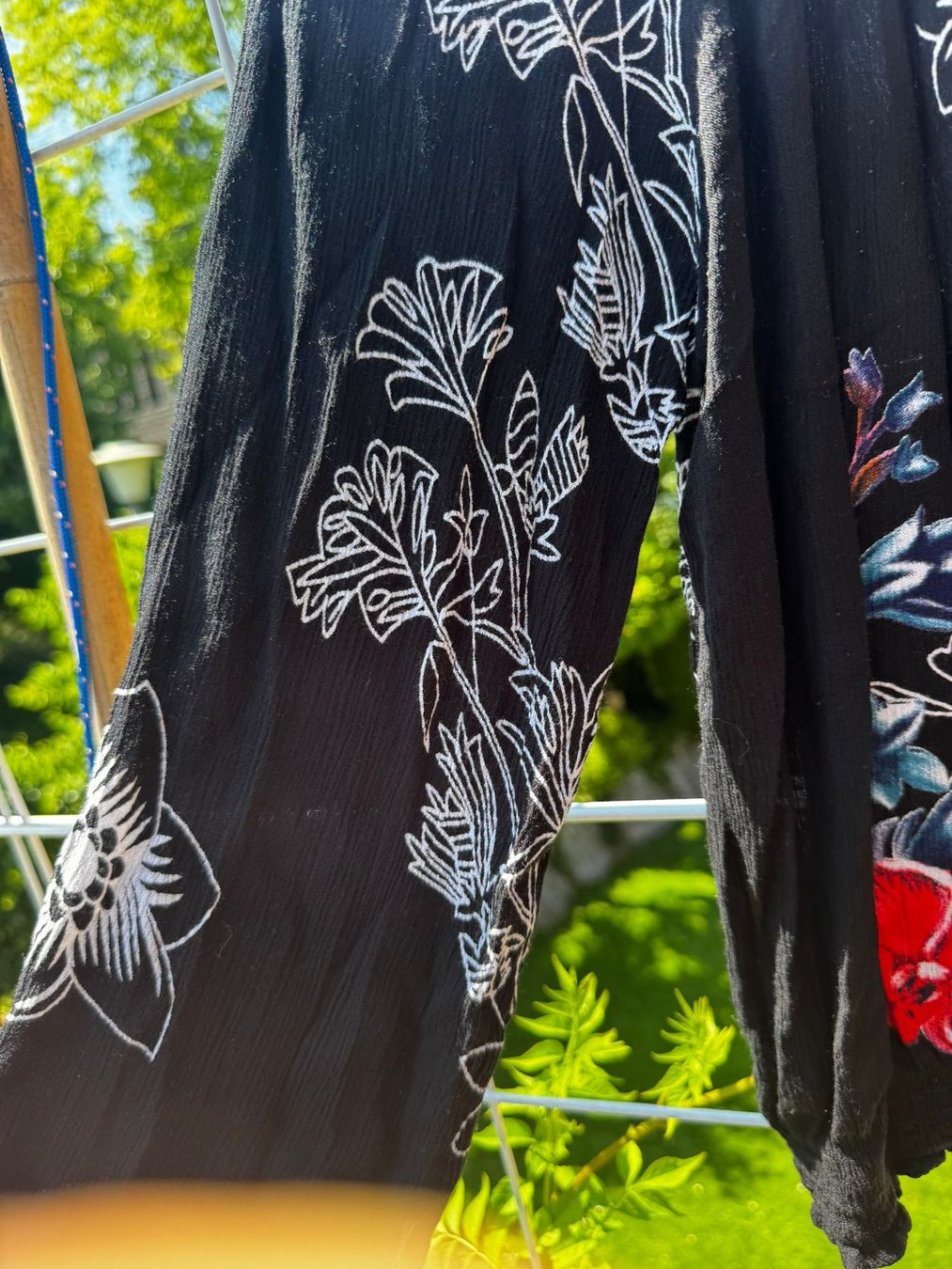 Desigual Camicette: Desigual Bluse, Gr. S, schwarz mit Blumen – Usato da Egg b. Zürich venduto da Brocki_Insel_Egg 3