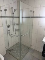 Eckdusche aus Glas (91 × 91 × 191 cm)  Neupreis CHF 4'300