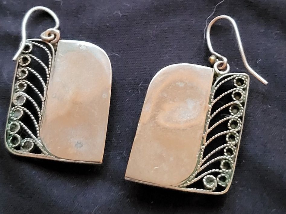Boucles d'oreille: Boucles d'oreilles en cupronickel avec nacre. – D'occasion à Neuchâtel par wikit 1
