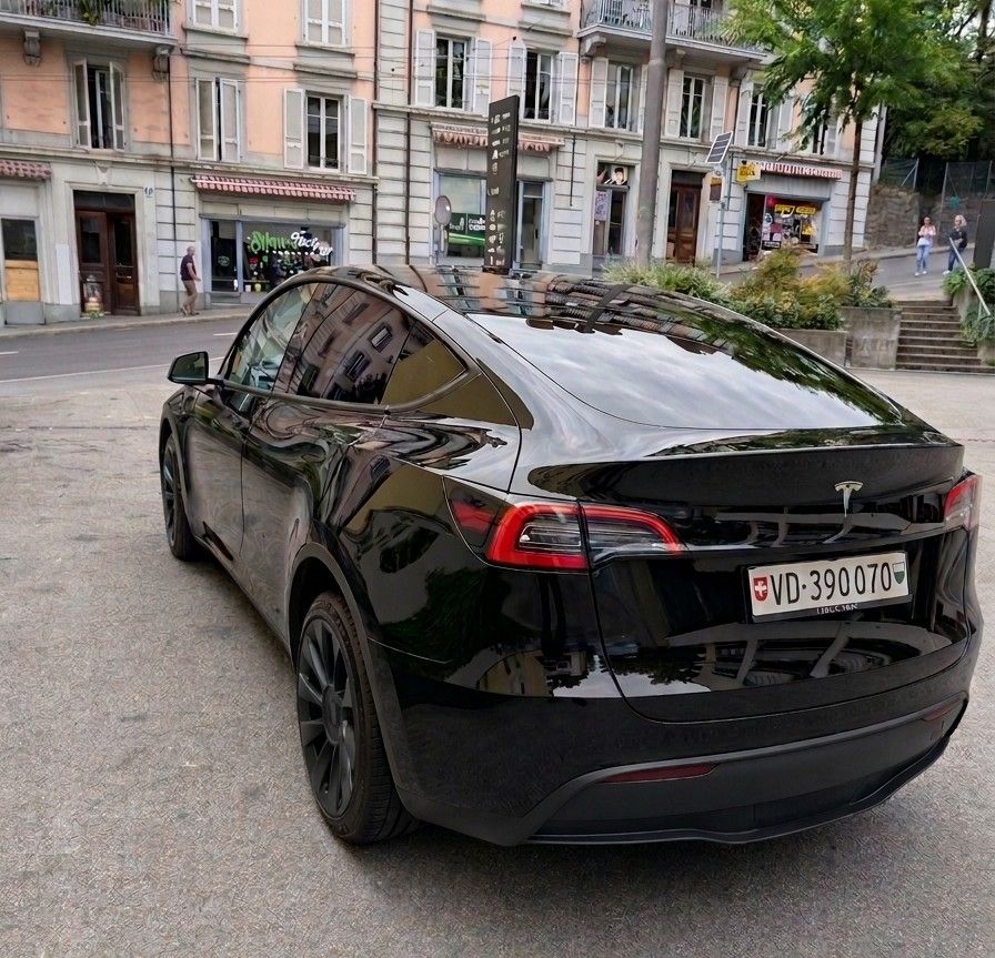 Tesla Autos: Tesla Model Y Long Range Dual Motor – D'occasion à Lausanne par joa_nf6n