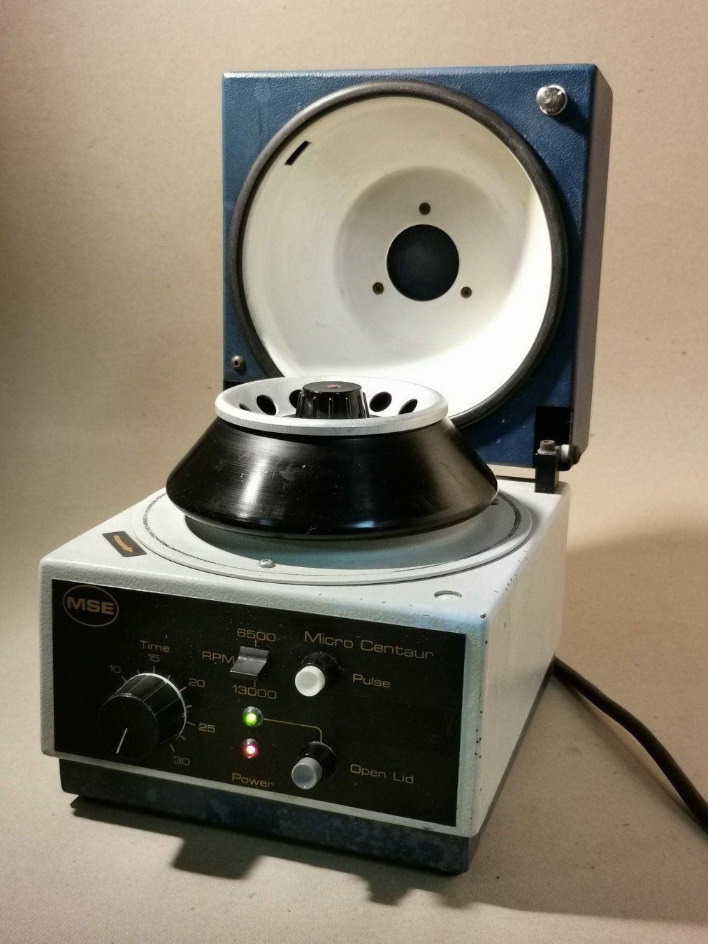 Accessori da laboratorio: MSE Micro Centrifugeuse Labo – Usato da Ecublens VD venduto da Netfinity