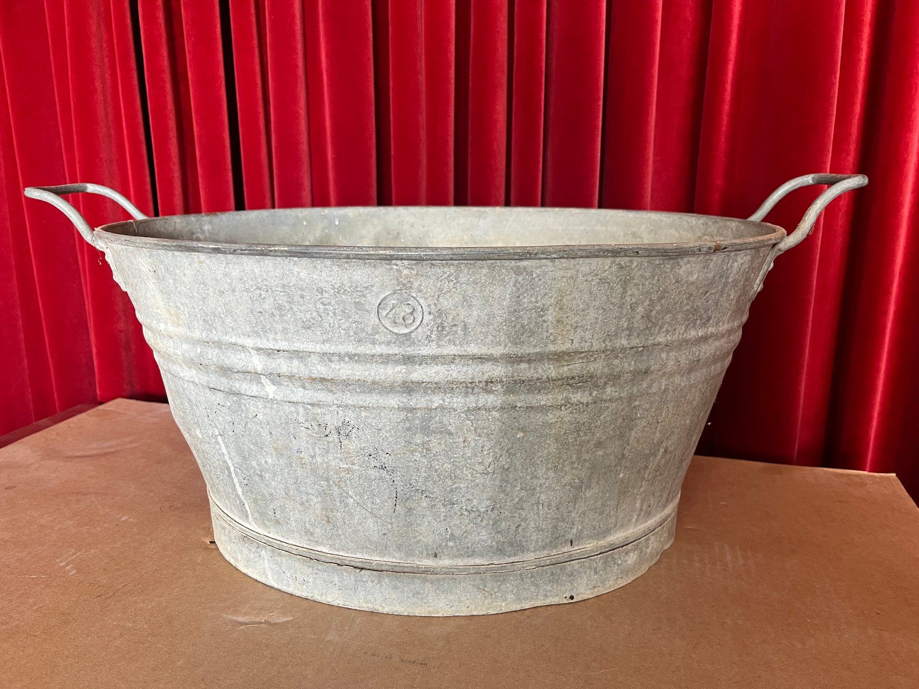 Sonstige Gartendekorationen: Zuber Wanne Gelte 48 – Gebraucht aus Unterkulm von Fabulirius