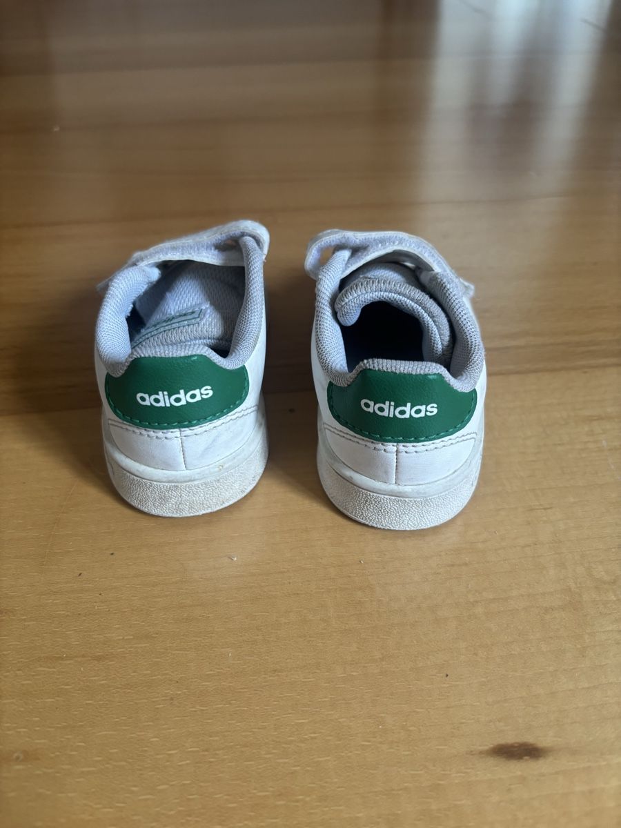 Scarpe per ragazzi: Adidas Schuhe grösse 23 – Usato da Hofstetten SO venduto da kar_2l9m 1