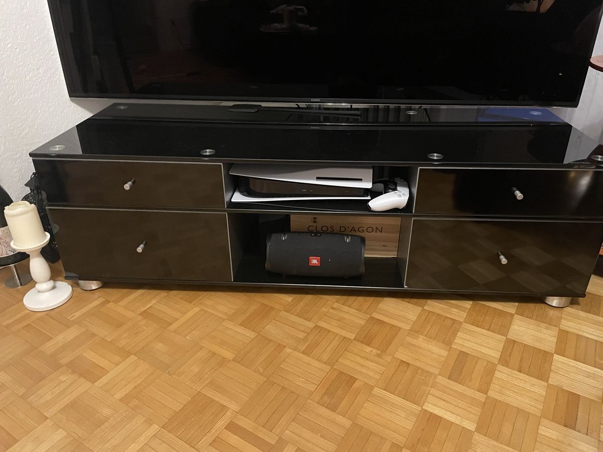 Mobili TV: Fernsehe Möbel  – Usato da Uster venduto da mir_7bzy