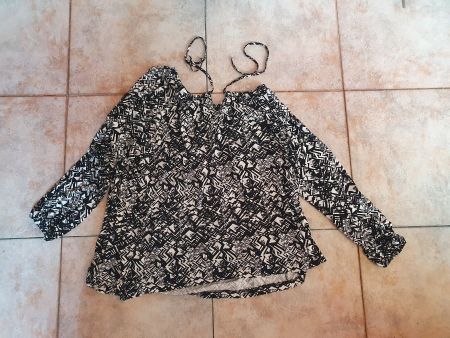T-Shirt mit Ärmel (schwarz-weiss) in Übergrösse Gr. 56/58