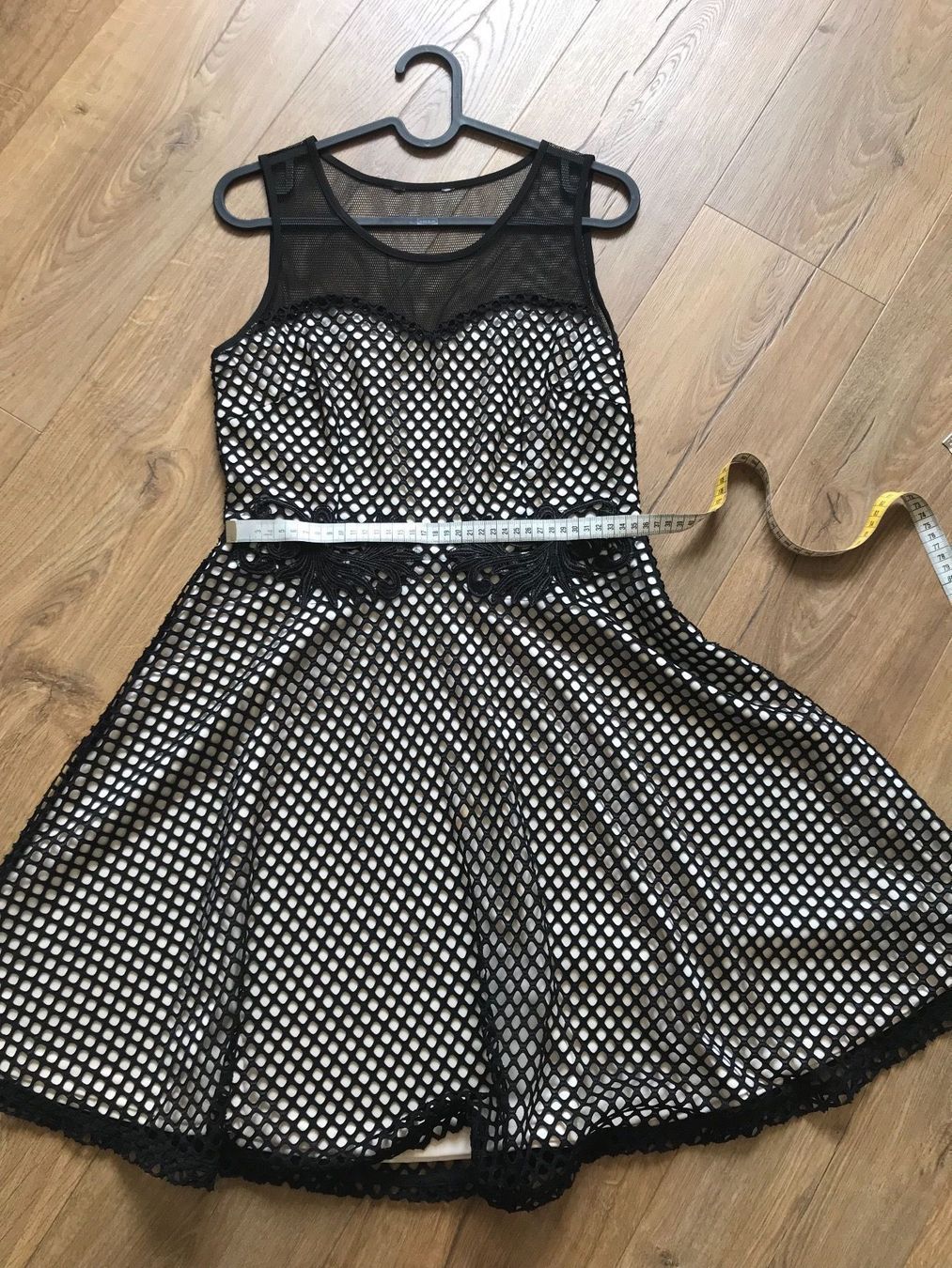 Vestiti: Kleid – Usato da Lotzwil venduto da lan_qr2y 1