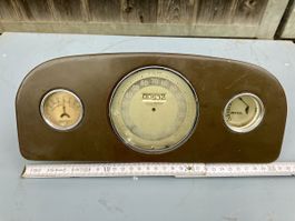 Oldtimer Ford Autoarmaturenbrett