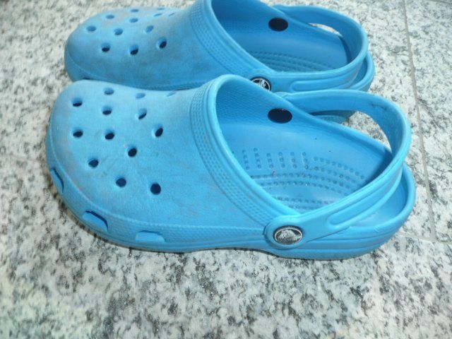 Crocs Scarpe da uomo: Crocs Badeschuhen original in blau in Gr. 35 – Usato da Zug venduto da falama 3