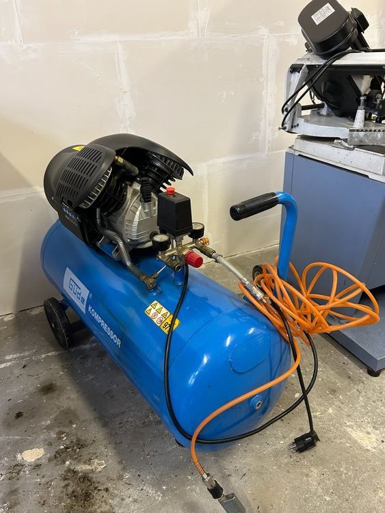 Kompressoren: Kompressor 100 L – Gebraucht aus Frenkendorf von SF-Swiss