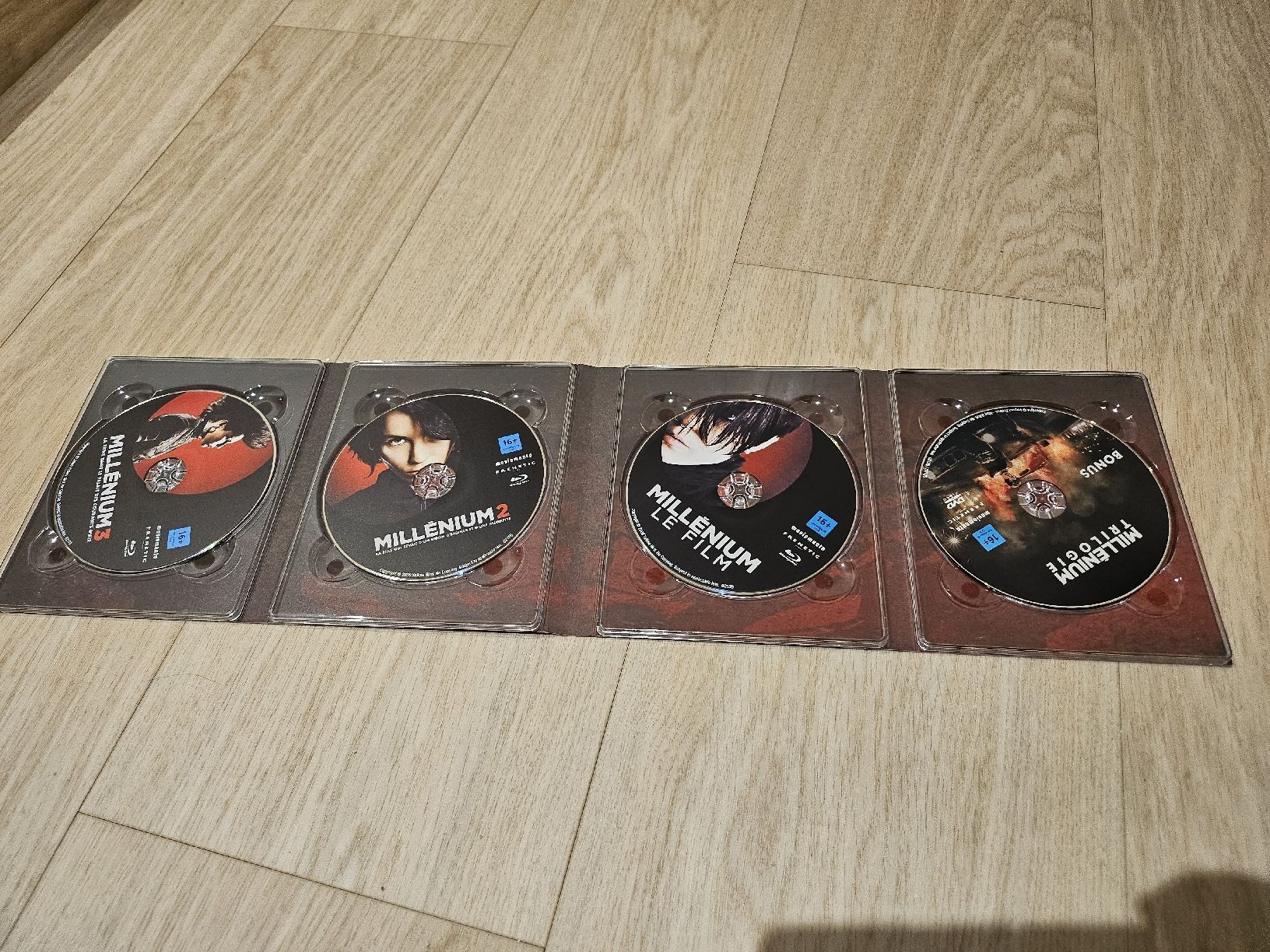 Tutti i DVDs: Millénium Trilogie Collector Edition 4 DVD – Usato da La Joux FR venduto da car_ck96 1
