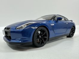 Nissan GT-R (R35) 1:18, blau, inkl. OVP, NOREV