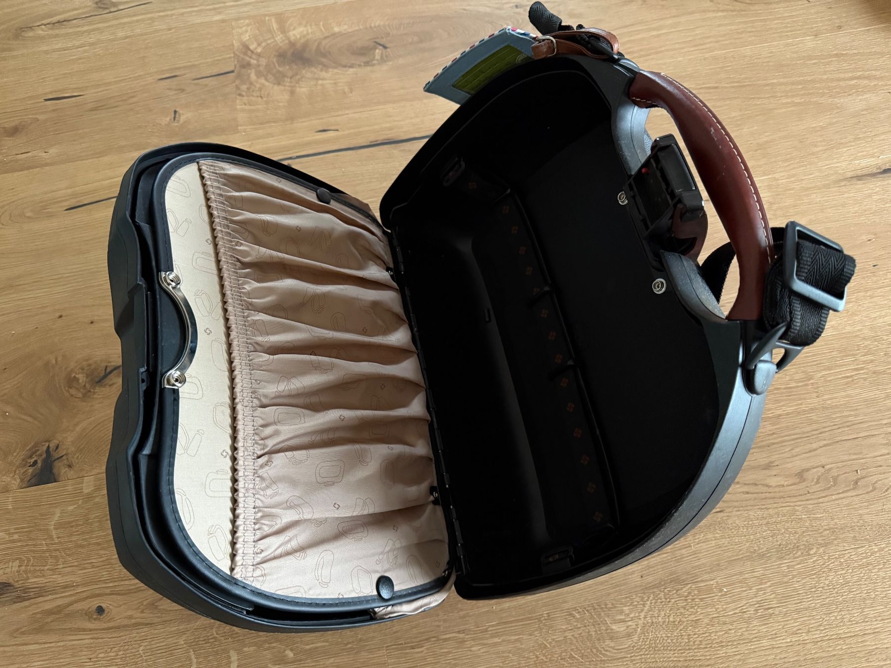 Samsonite Custodie per cosmetici: Samsonite Kosmetik Reisekoffer – Usato da Männedorf venduto da Patisa 2