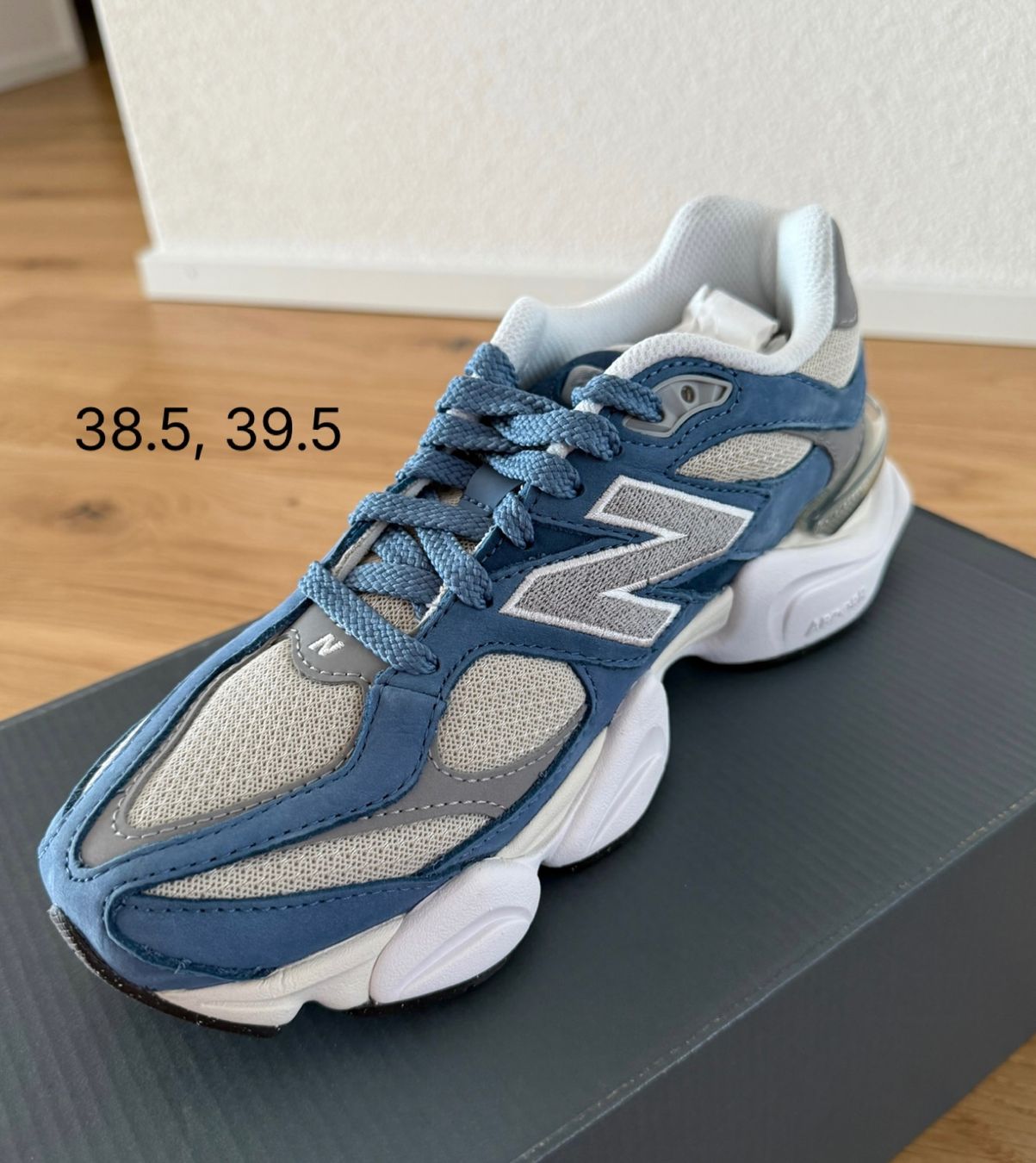 New Balance Scarpe da uomo: New Balance 9060 – Nuovo e nell'imballaggio originale da Brüttisellen venduto da Bluepurple1 1