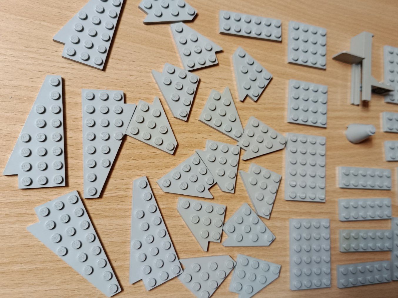 Lego Kit di costruzioni: LEGO Classic Space - diverse, hellgraue Teile – Usato da Muhen venduto da Legoholic 2