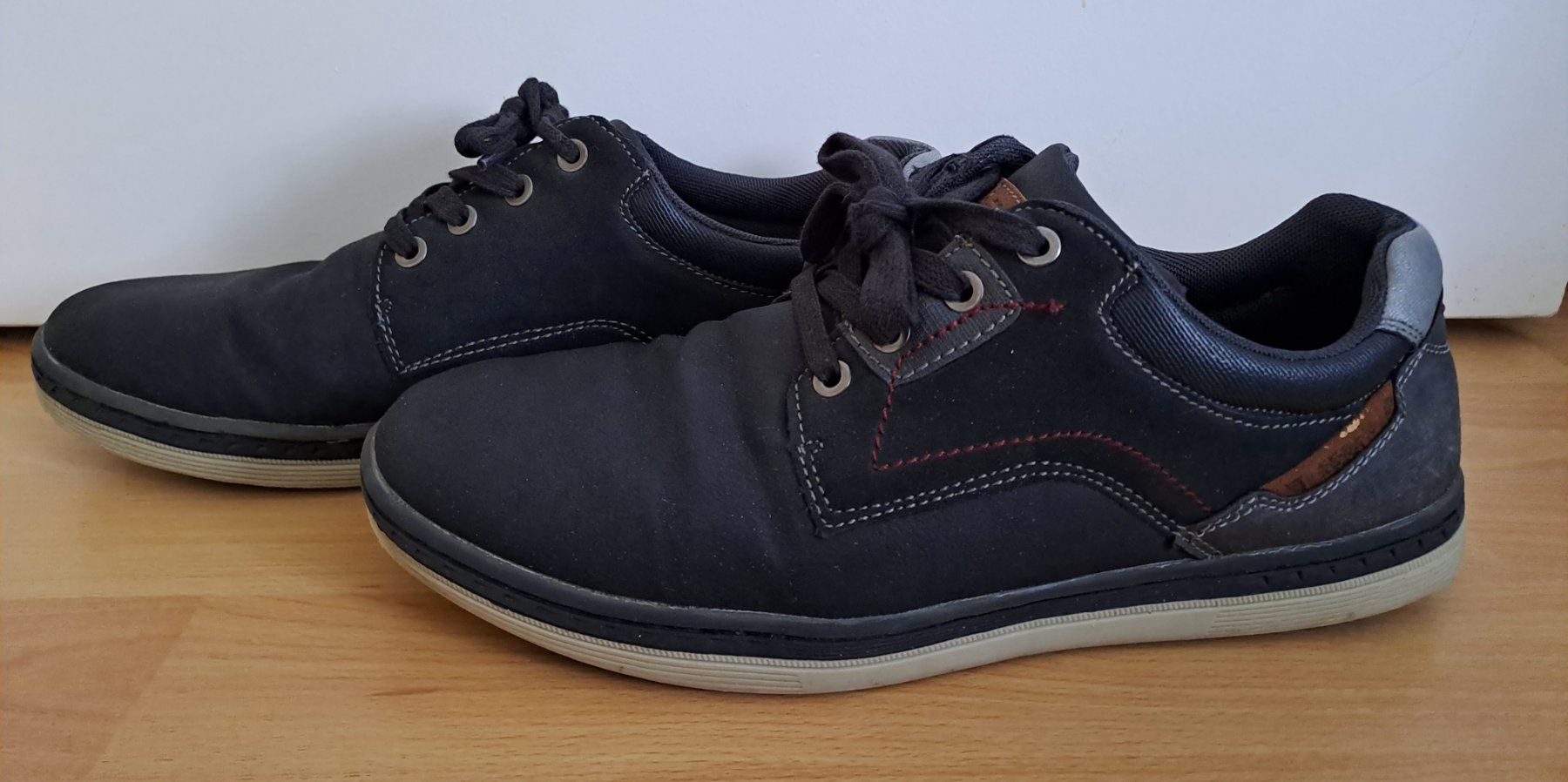 Scarpe da uomo: Freizeitschuhe Herren Grösse 43 – Usato da Feuerthalen venduto da kigo87