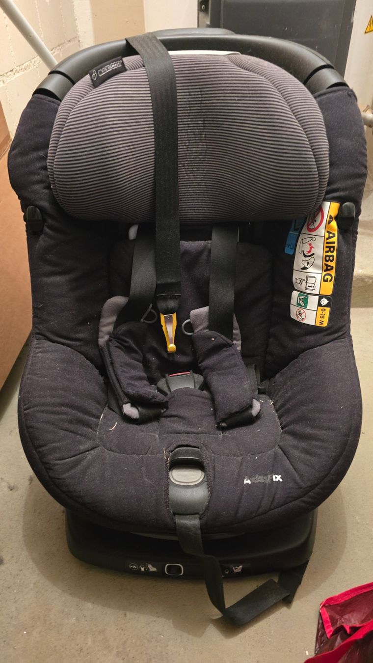 Auto-Kindersitze: Maxi Cosi Axiss Autositz, drehbar, Top Zustand! – Gebraucht aus Oberkulm von MaureenO