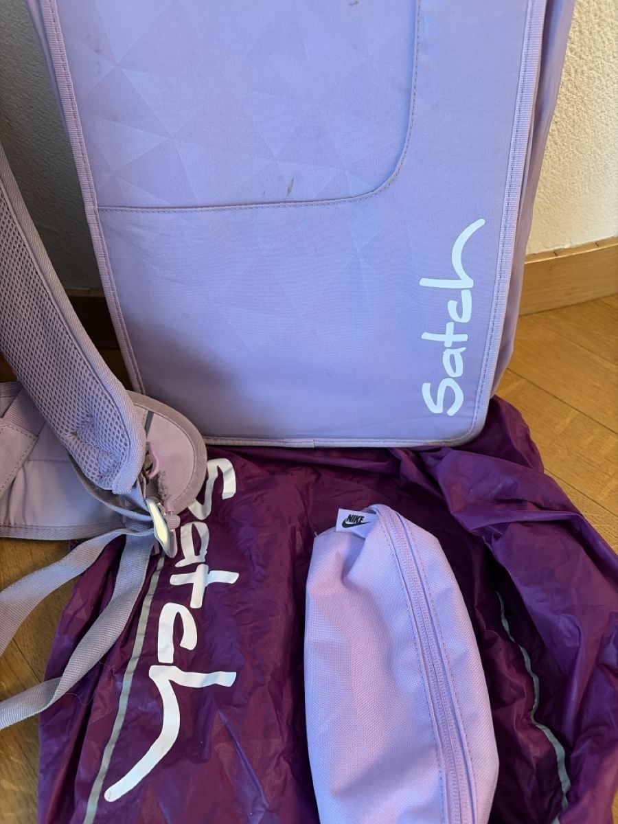 Borse & Zaini: Satch Rucksack Lila mit Zubehör – Usato da Fehraltorf venduto da stfan 3