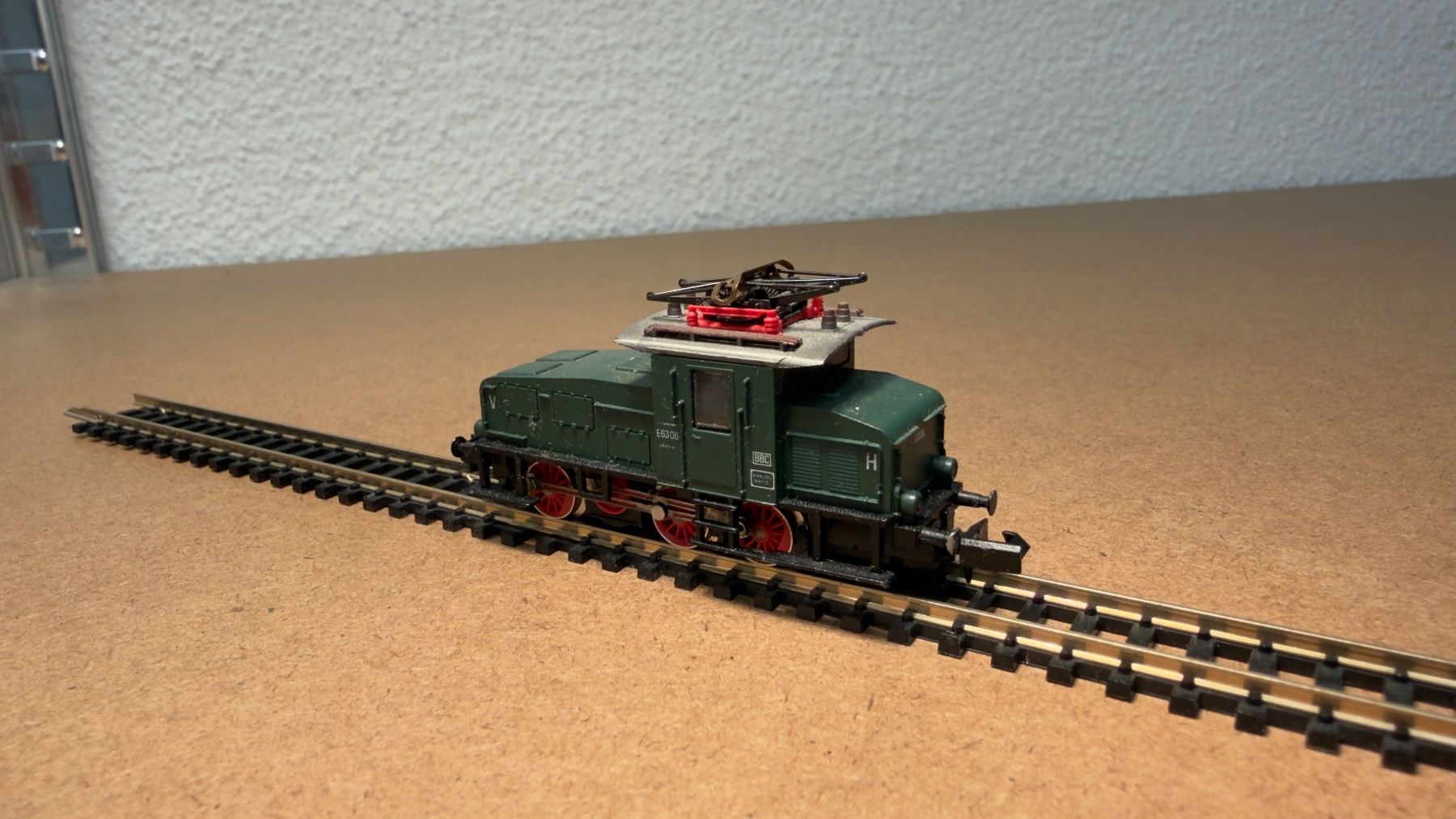 Arnold Modellini di ferrovie: Arnold E-Lok 2460 Spur N in OVP – Usato da Schlieren venduto da rat_lq6b 4