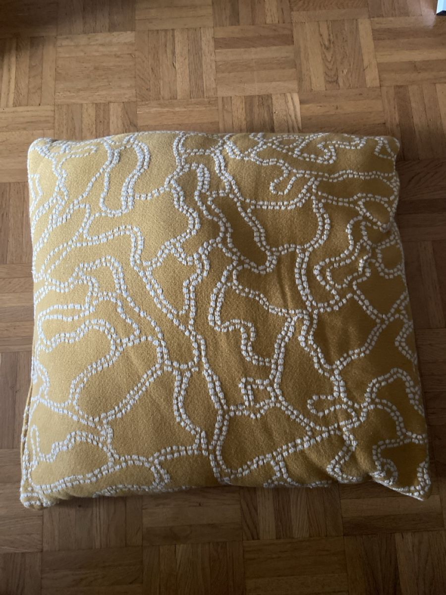 Kissen: Coussin décoratif jaune moutarde, style bohème – Gebraucht aus Genève von captus