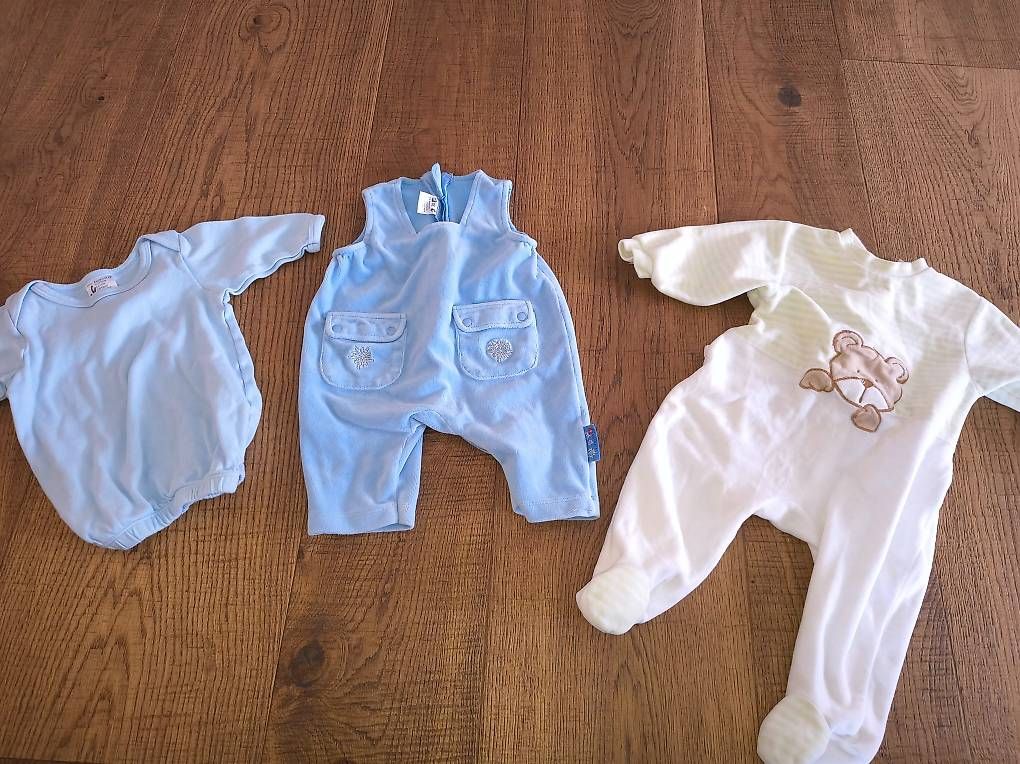 Pyjamas: Bodys und Pijamas – D'occasion à Grafenried par Gisela70