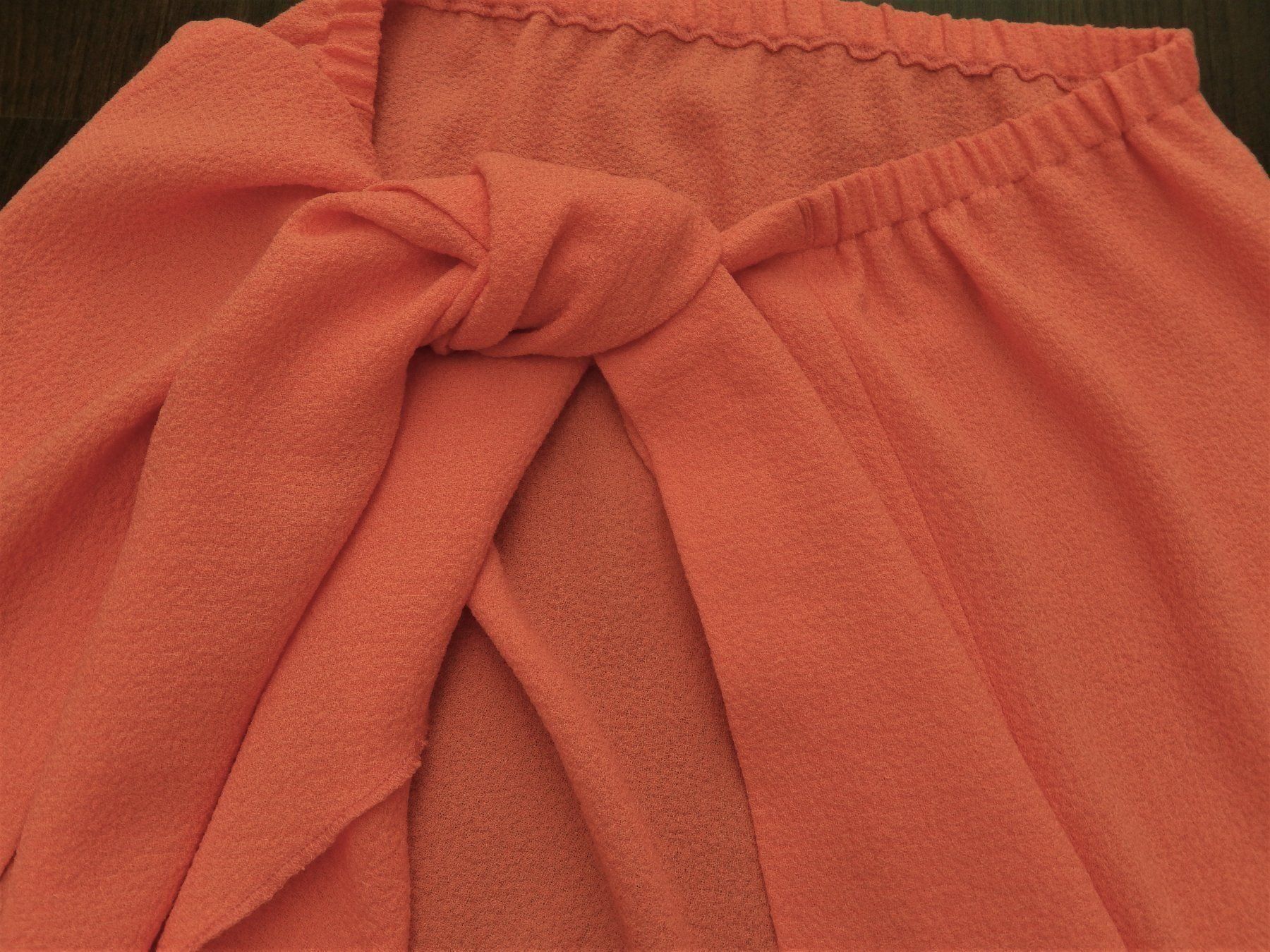 Costumi da bagno & Bikini: Orig. Pareo aus Stretch Krepp – Usato da Tuggen venduto da vivira 4