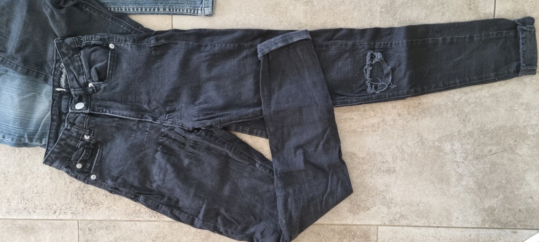 Pantaloni: 3 x Hosen gr.134 – Usato da Grossdietwil venduto da GNOM313 3