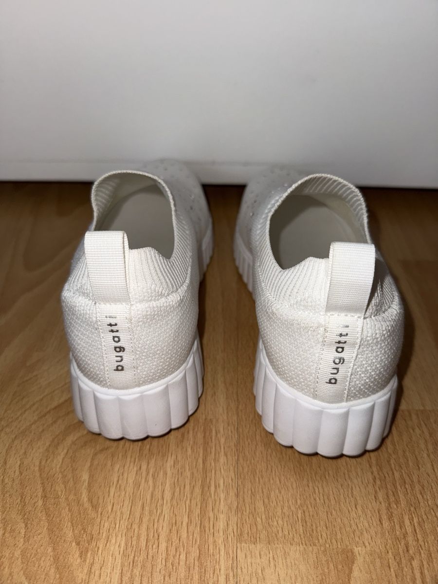 Bugatti Scarpe da donna: Bugatti  Sneaker, weiss, Gr. 36 neuwertig – Usato da arbon venduto da auri4 2